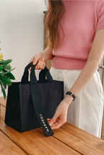 將圖片載入圖庫檢視器 MARHEN.J Rico Mini Comfort 全黑色帆布包