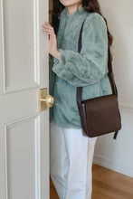 將圖片載入圖庫檢視器 MARHEN.J Uni Bag 摩卡棕蘋果皮革兩用包