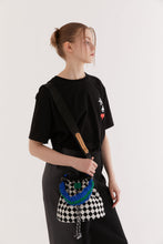 將圖片載入圖庫檢視器 HOLLY LOVES LOVE格紋索繩兩用水桶包