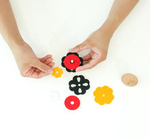 將圖片載入圖庫檢視器 [ARTSOOMBI] MUSEUM IN HAND Korean Heritage &quot;Paengi&quot; Spinning Tops Kit
