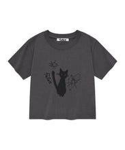 將圖片載入圖庫檢視器 FALLETT Night Nero 手繪黑貓深灰色短版T恤
