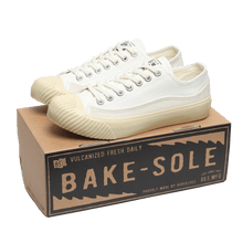 將圖片載入圖庫檢視器 BAKE-SOLE Tart 米白奶油色帆布鞋
