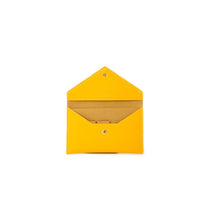 將圖片載入圖庫檢視器 FIBRENO Bankbook 黃色信封手拿包
