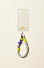 將圖片載入圖庫檢視器 MCRN 手機夾片+手腕掛繩藍莓香蕉 組合
