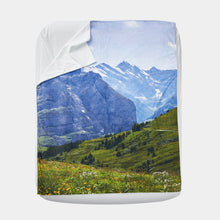 將圖片載入圖庫檢視器 PHOTOZENIAGOODS 瑞士景色天鵝絨毯子(2種尺寸)
