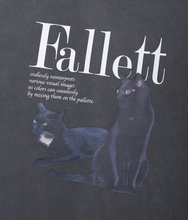 將圖片載入圖庫檢視器 FALLETT Deux Nero 黑貓深灰色短袖上衣(STAYC秀珉同款)
